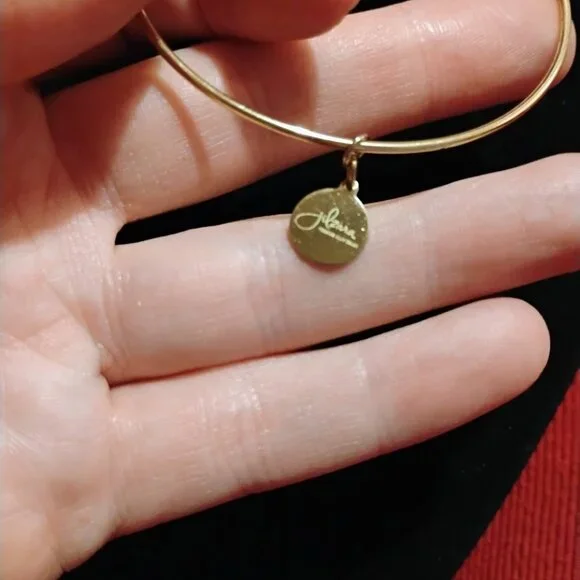 Openable "Love" bangle bracelet - Picture 2 of 4